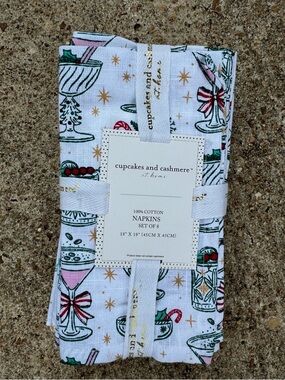 🧁Cupcakes and Cashmere Holiday Spirits Cocktails 8 piece Napkin Set NEW